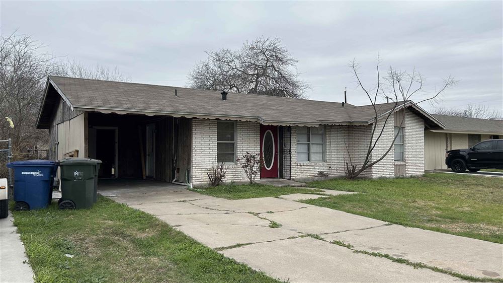 A Corpus Christi home before our renovation