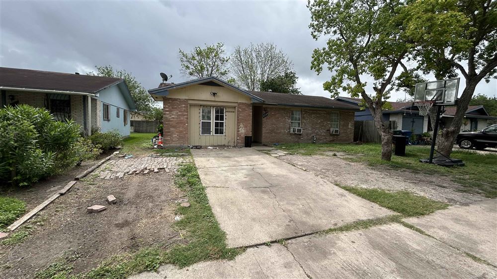 A Corpus Christi home before our renovation