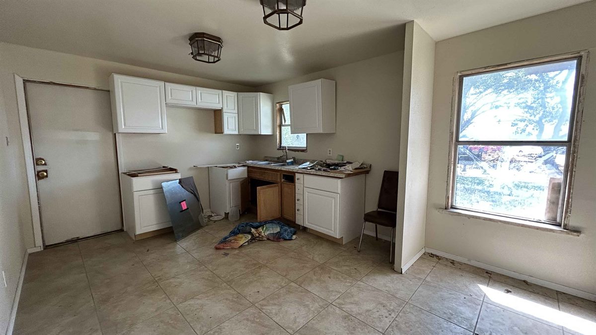 The kitchen before any work.