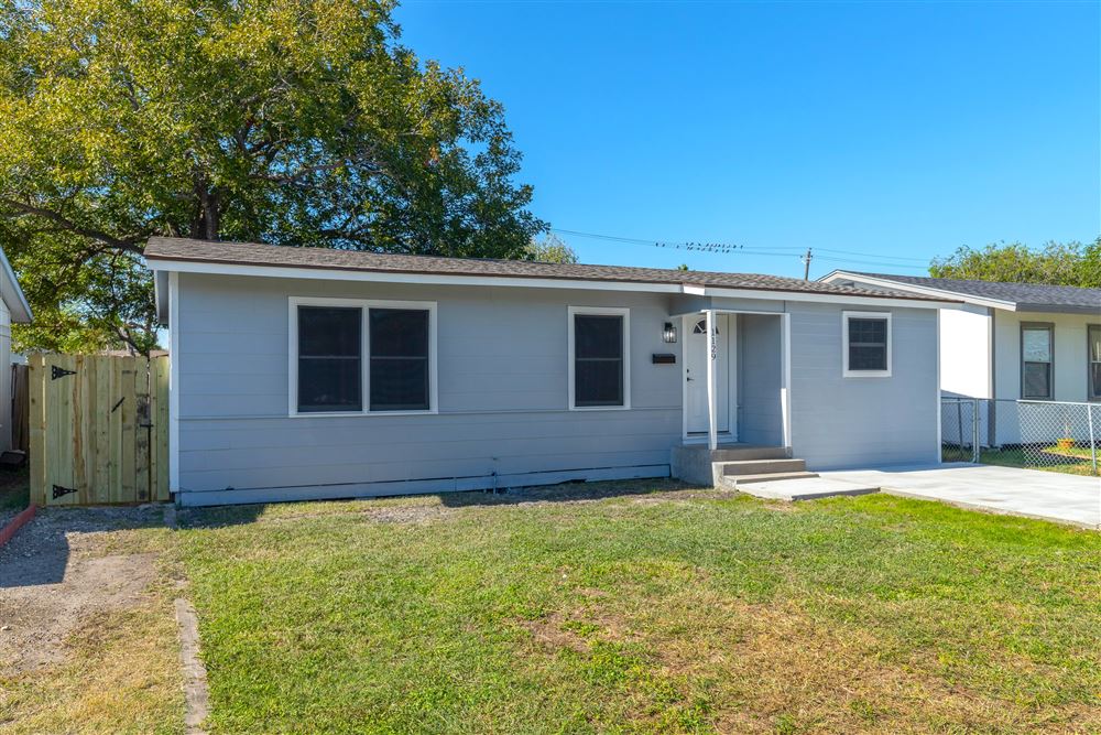 The same Corpus Christi home after our renovation