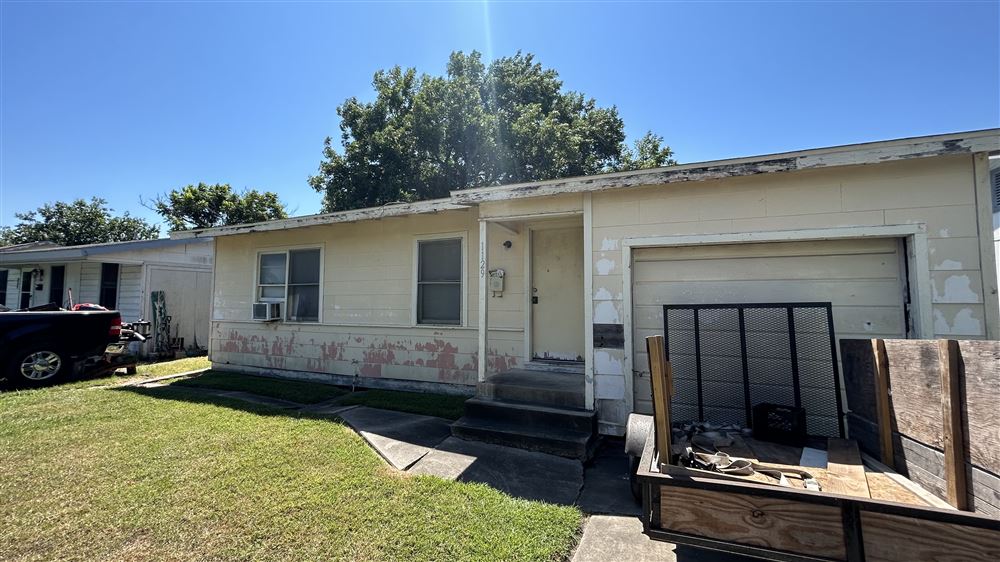 A Corpus Christi home before our renovation