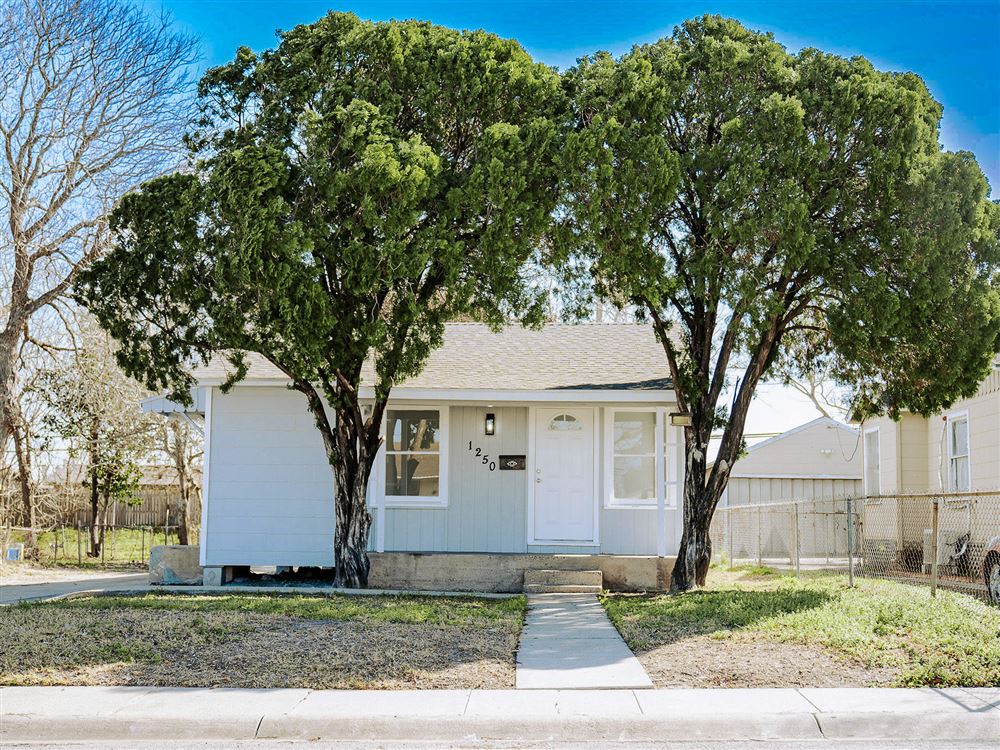 The same Corpus Christi home after our renovation