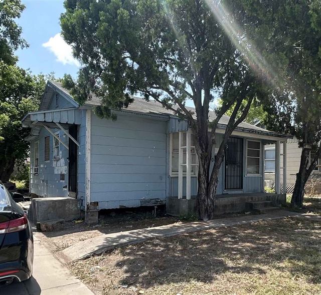 A Corpus Christi home before our work